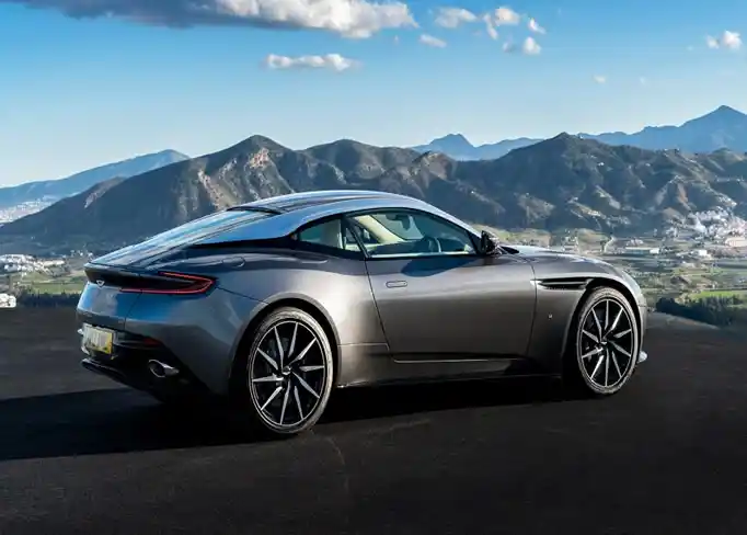 rent Aston-Martin-DB11