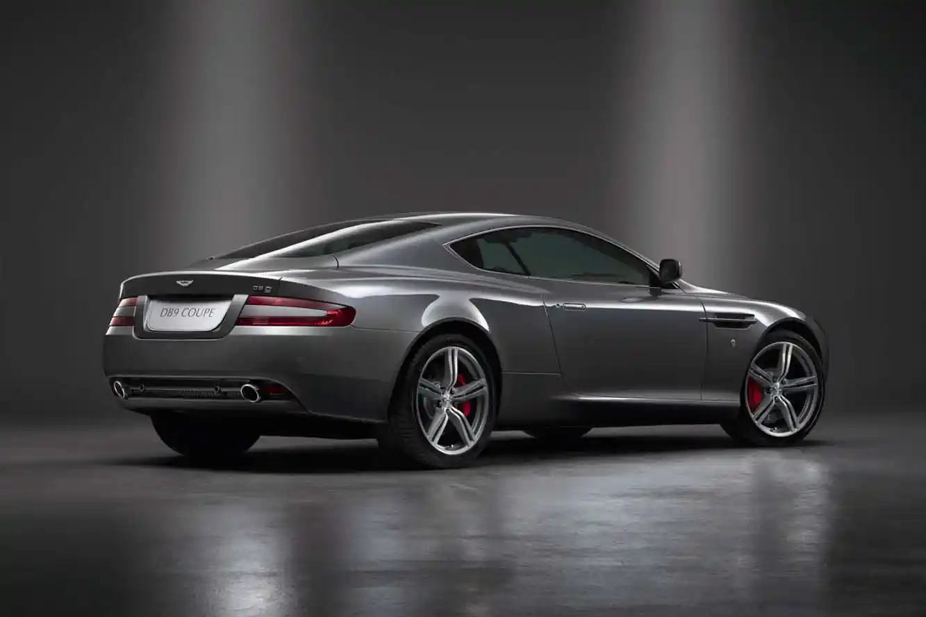 hire Aston-Martin-DB9