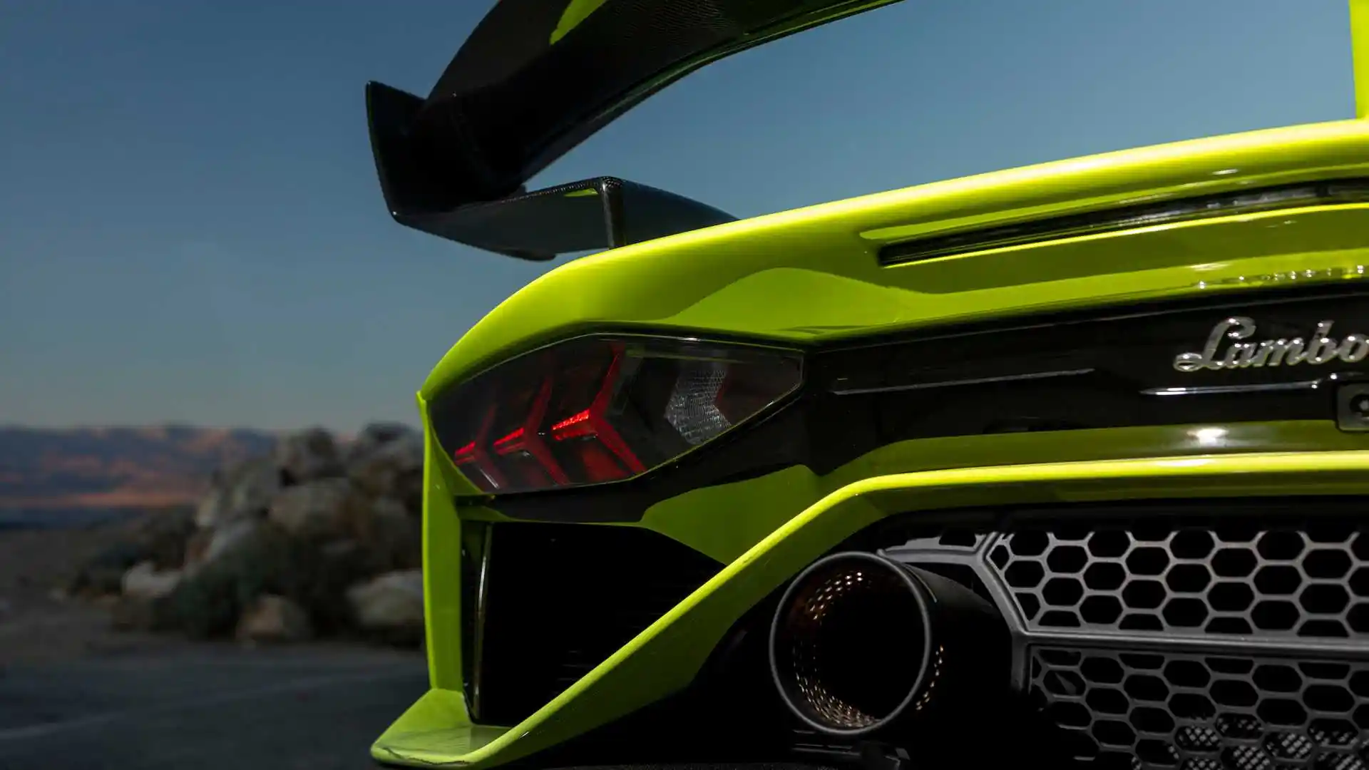 hire Lamborghini-Aventado-SVJ-Roadster