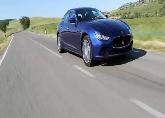 rent Maserati-Ghibli