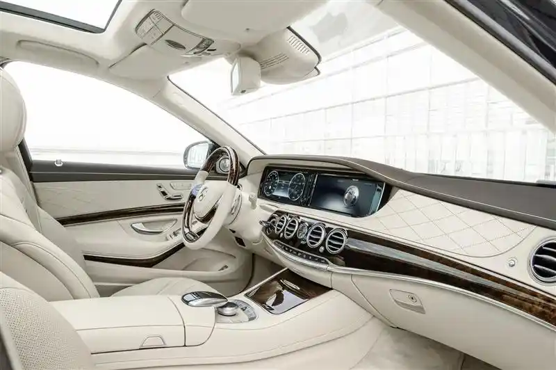 hire Mercedes-Maybach