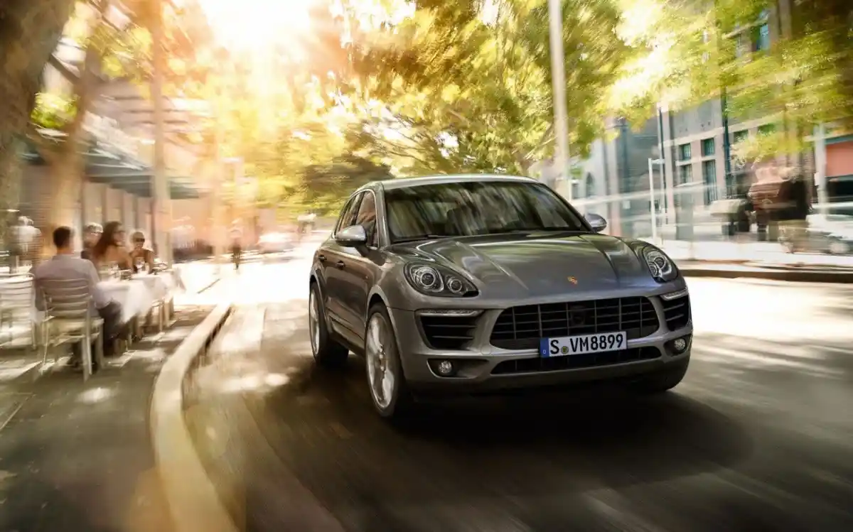 hire Porsche-Macan