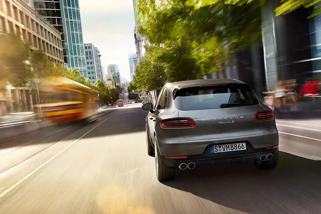 hire Porsche-Macan