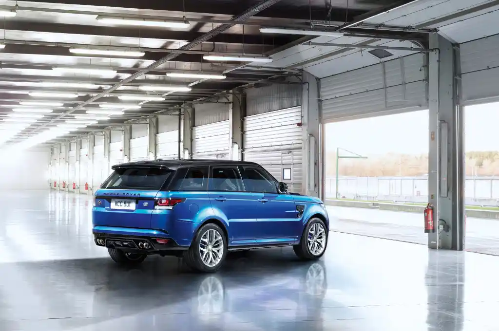 hire Range-Rover-Sport-SVR